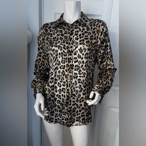 Chic Leopard Print Button-Up Blouse